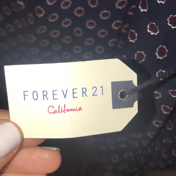 Forever 21 top; new with tag - Picture 2 of 5